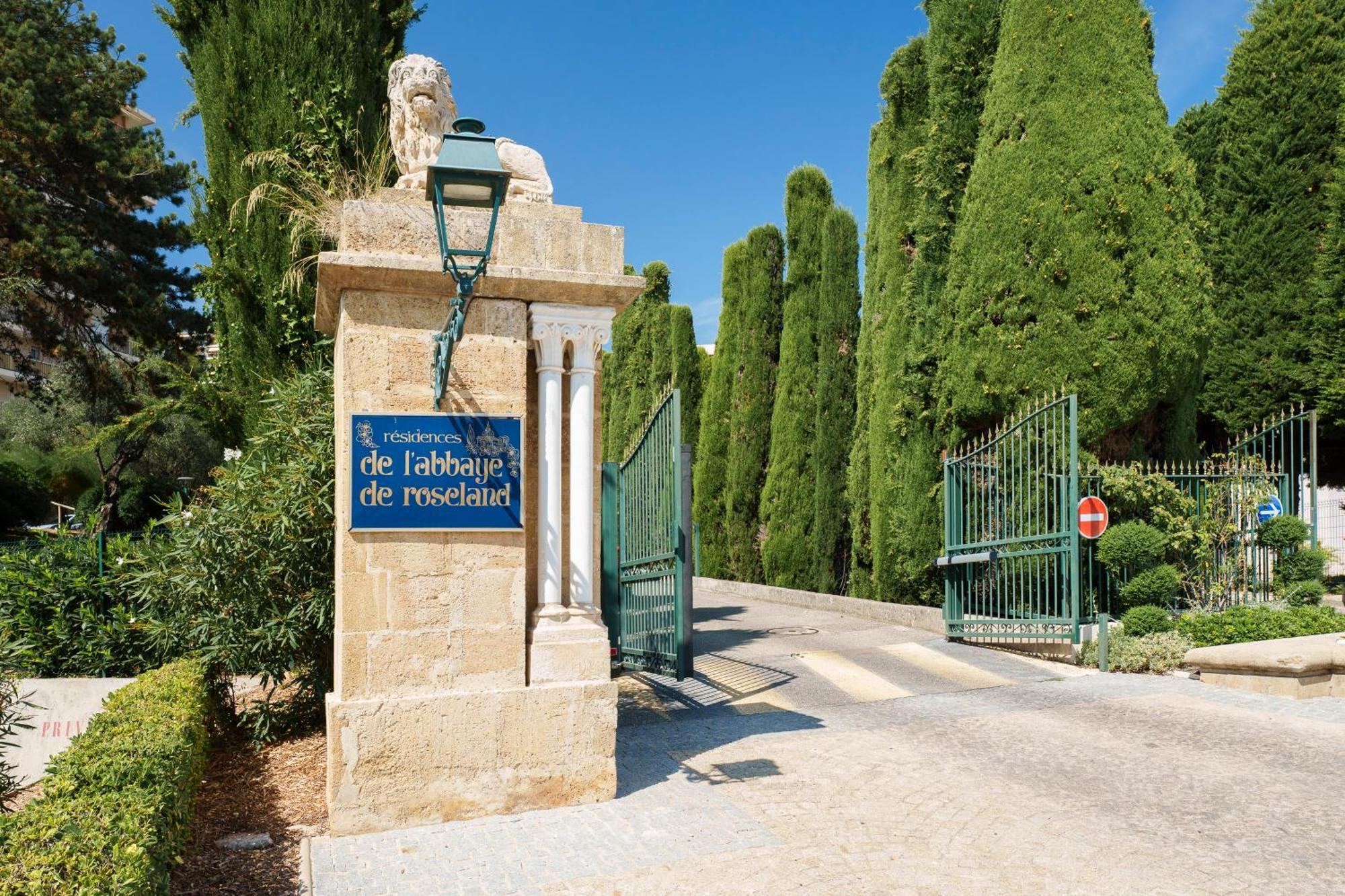 Renting - Abbaye - Luxury Penthouse Sea View Pool Tennis Parking Nice